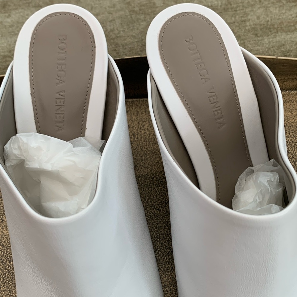 Bottega Veneta white mule